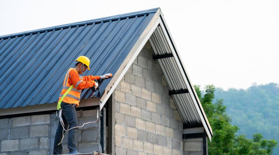 Professional gutter cleaning in Rush, CO